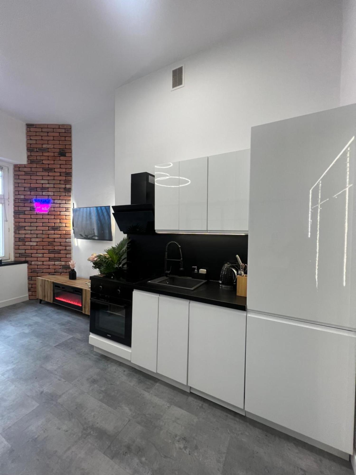 Loft W Centrum Z Jacuzzi فروتسواف المظهر الخارجي الصورة
